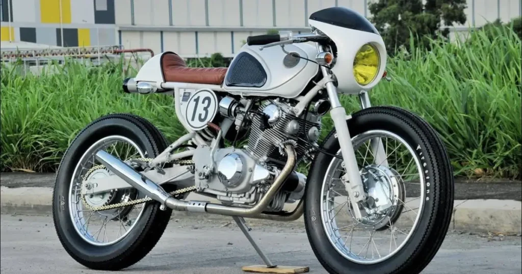 Honda CB77 Cafe Racer