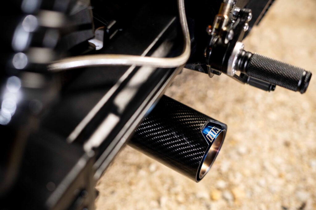 Blackout BMW K100RT Cafe Racer by Nakromedia