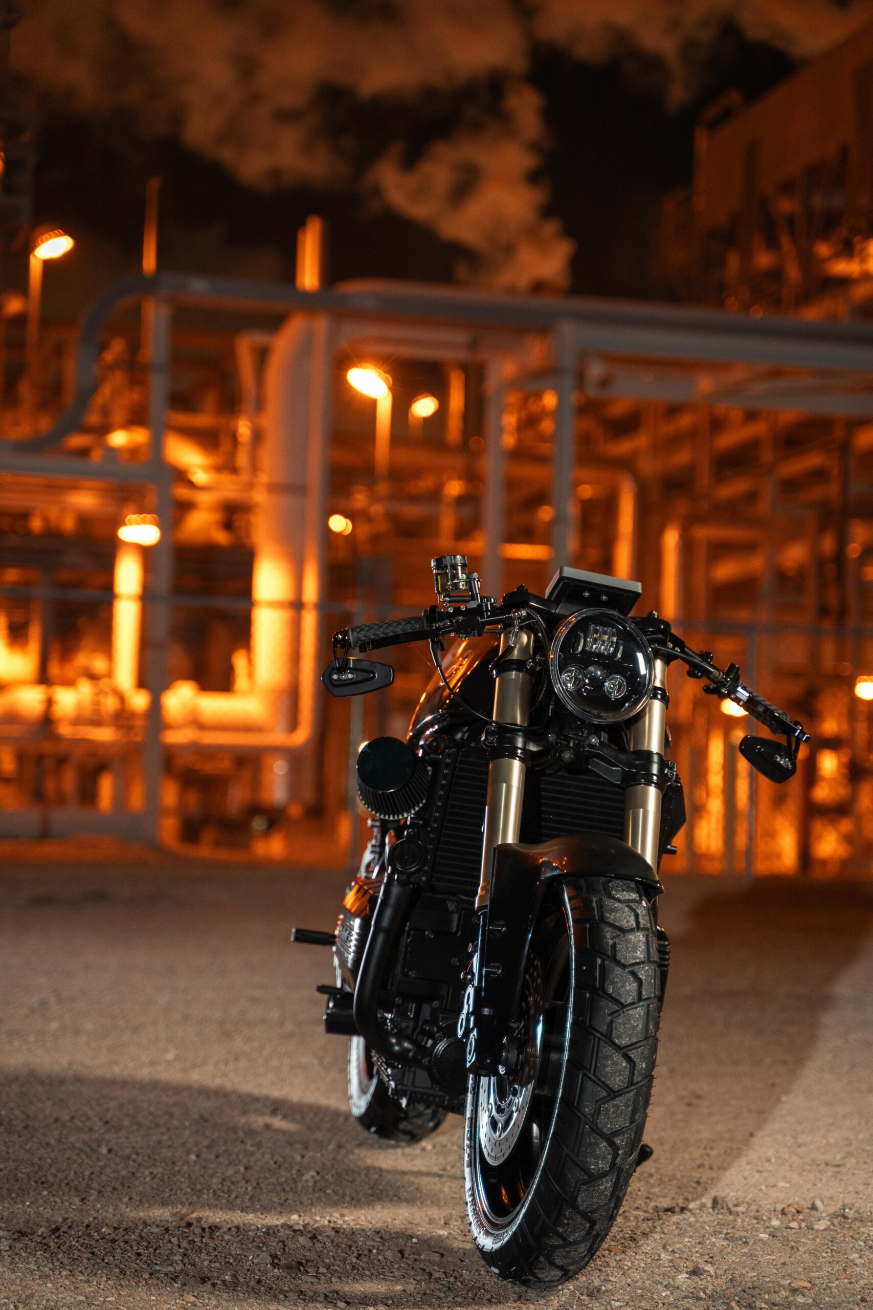 Jet black BMW K75 café racer front profile