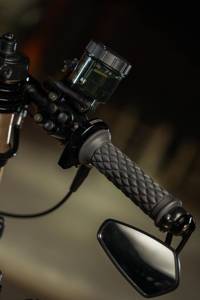 1992 BMW K75 café racer Handlebars, Controls & Cockpit Setup