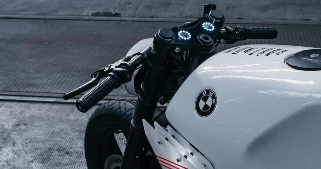 1983 BMW K100 Café Racer speedometer