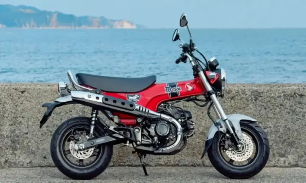 Honda ST125 Dax (2025)