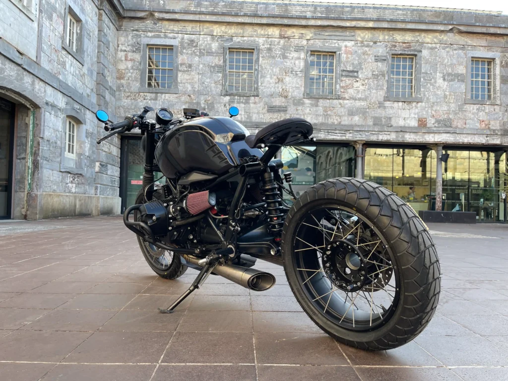 Kevils’ BMW R nineT Graphite Bobber