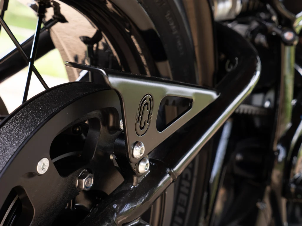 FCR Original Speedmaster 1200 showing gloss black 17-inch wheels