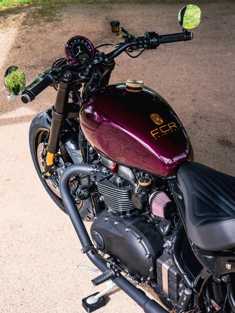 Custom seat and backrest on Triumph Speedmaster 1200 Bobber